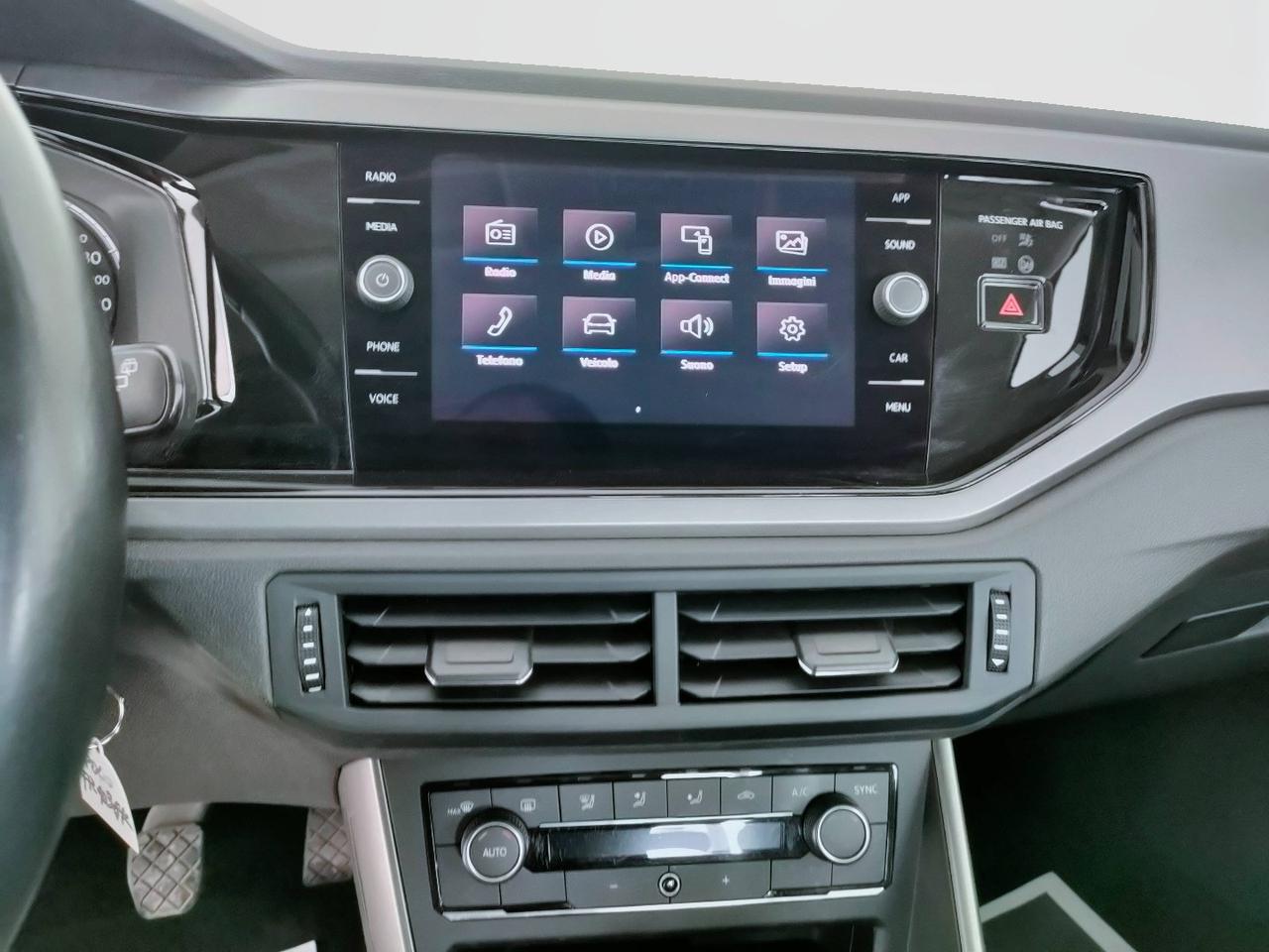 VOLKSWAGEN Polo VI 2017 - Polo 5p 1.0 mpi Comfortline 75cv