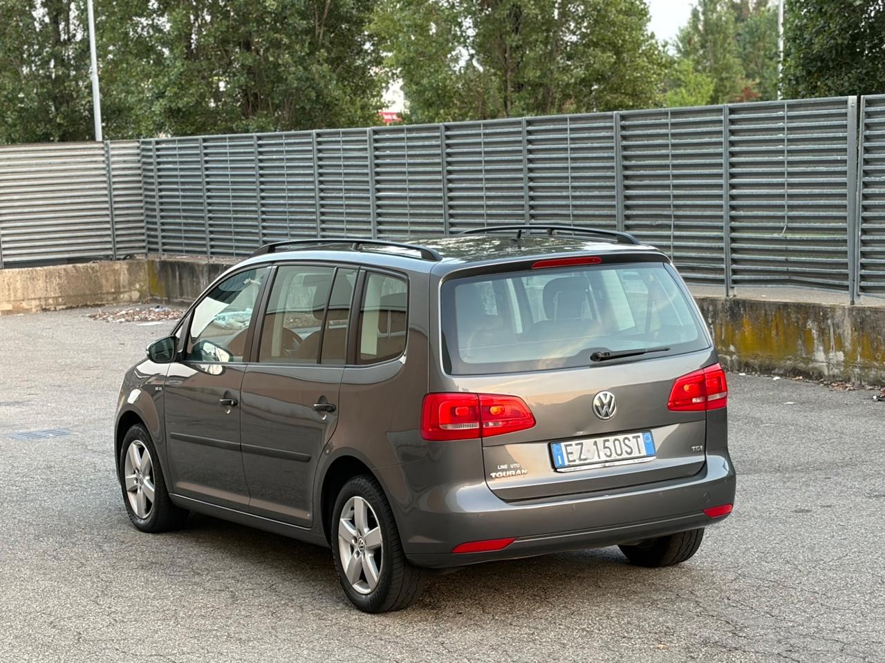 Vw TOURAN 1.6d 6 marce 7 posti anno 2013 pronta per viaggiare neopatentati