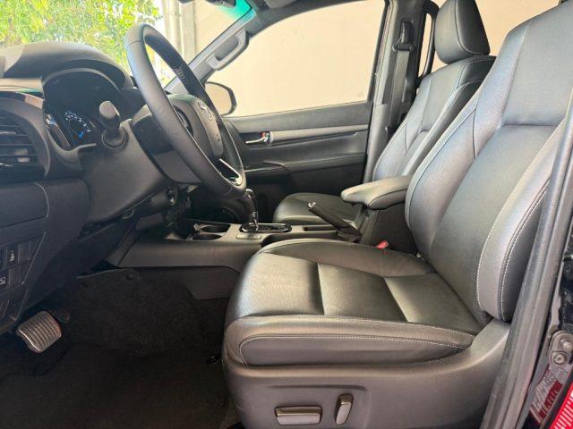 TOYOTA Hilux 2.8 D A/T 4WD 4 porte Double Cab Invincible