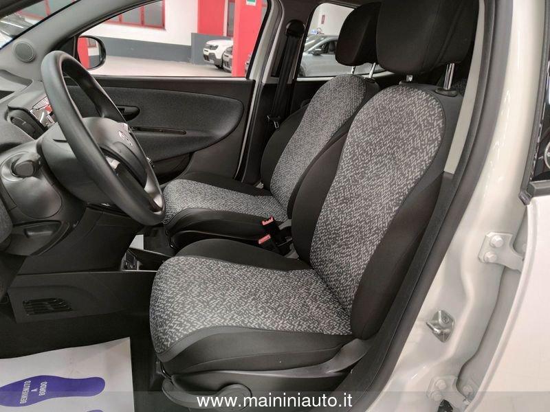 Lancia Ypsilon 1.0 70cv Hybrid Ecochic Silver
