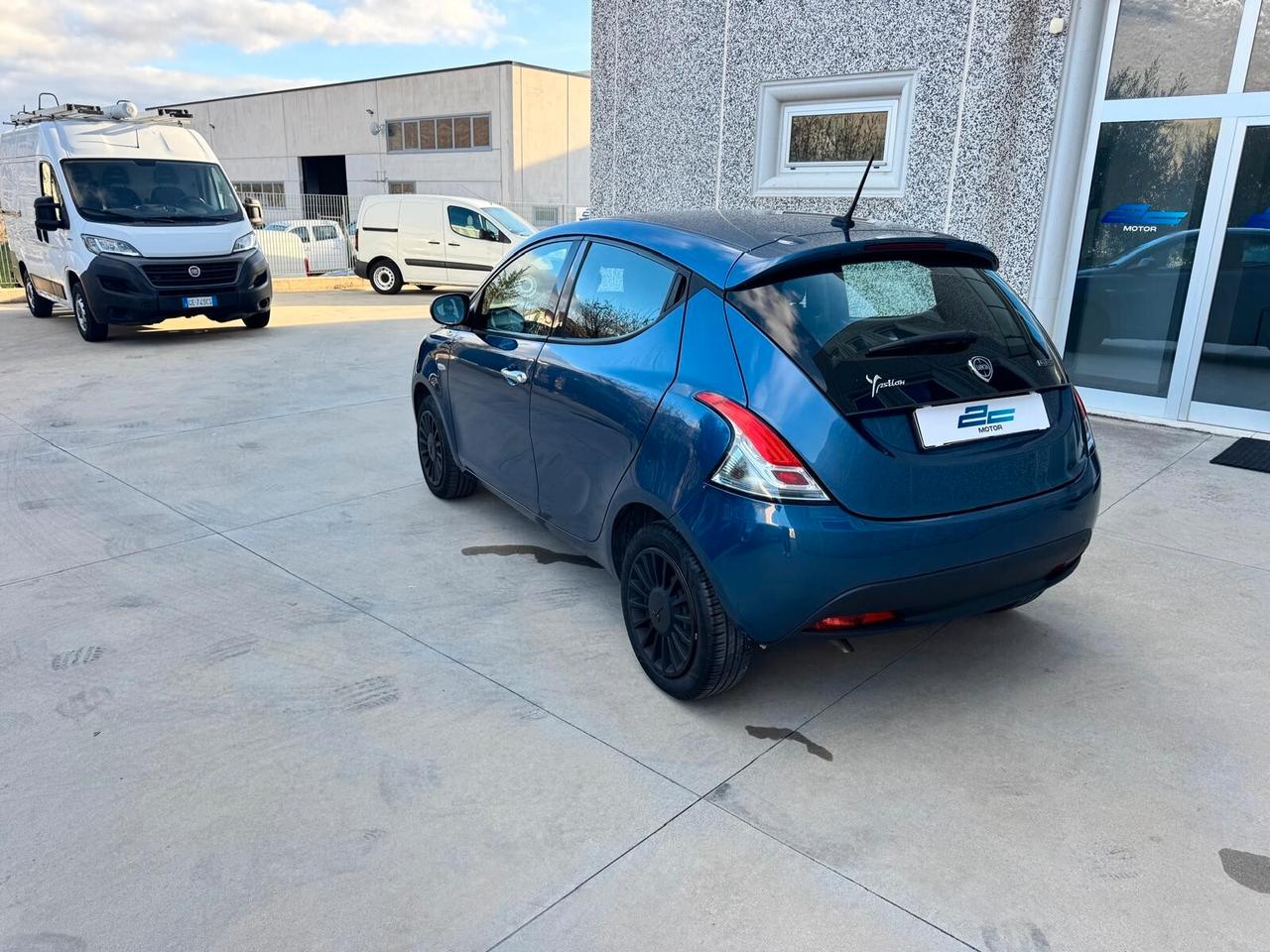 Ypsilon 1.0 FireFly 5 porte S&S Hybrid Silver