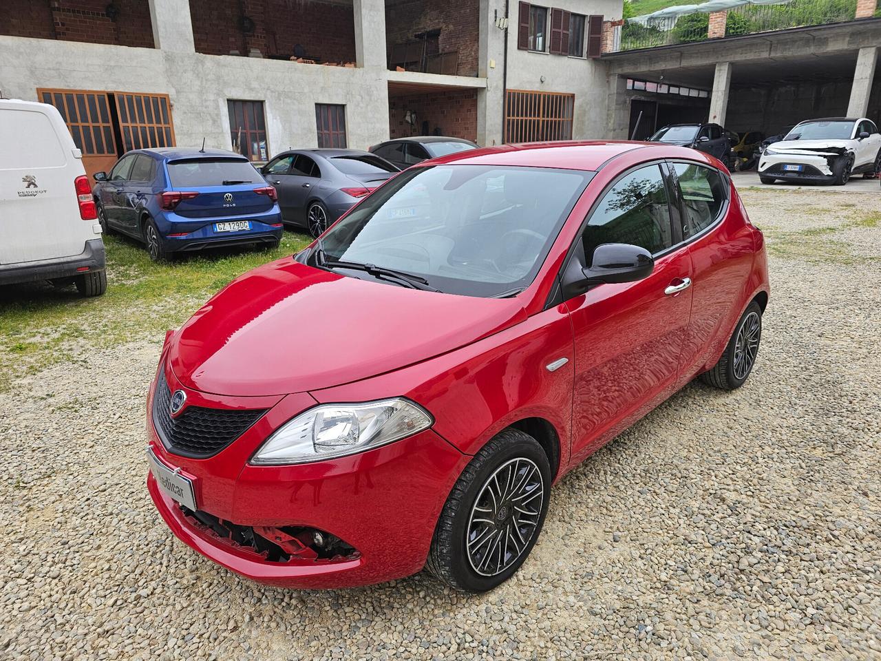 Lancia Ypsilon 1.0 FireFly 5 porte S&S Hybrid Ecochic Silver