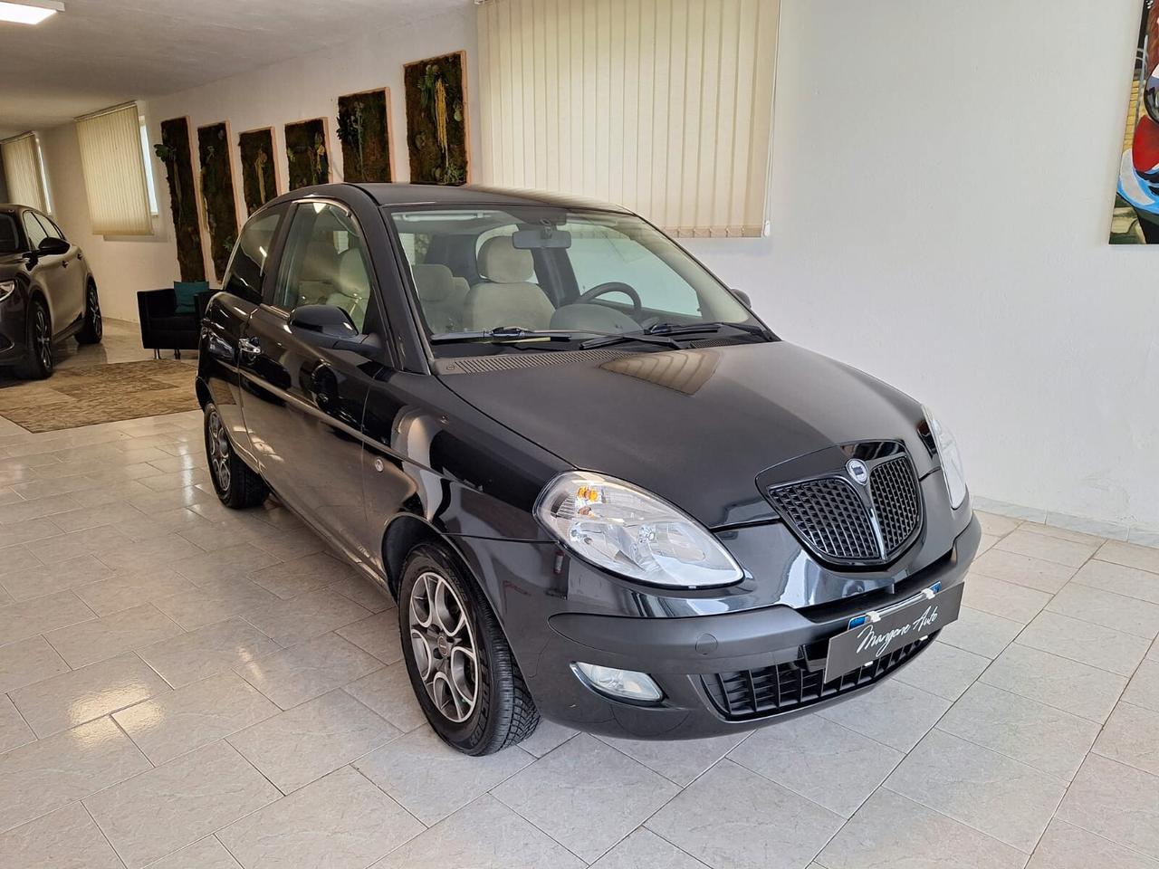 Lancia Ypsilon 1.2 Argento - OK NEOPATENTATI