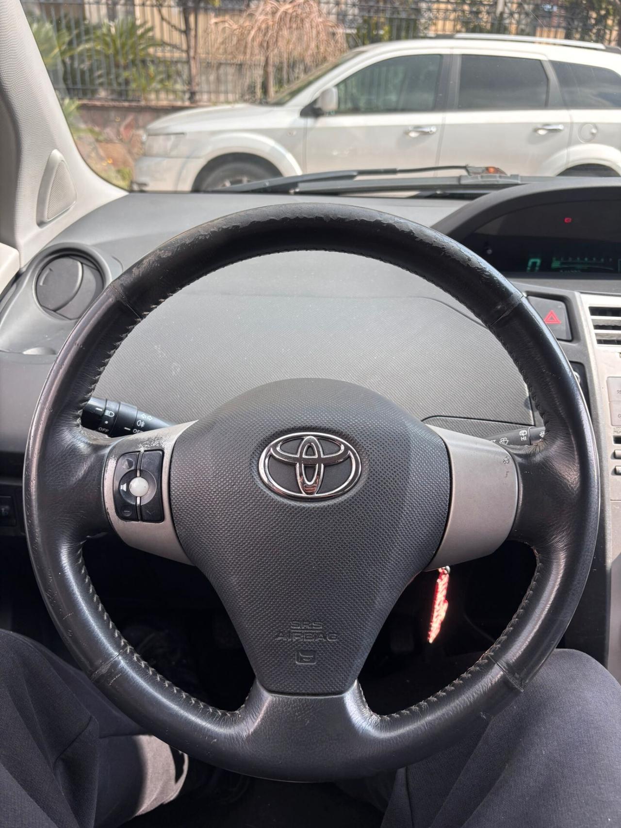 Toyota Yaris 1.0 5 porte Sol