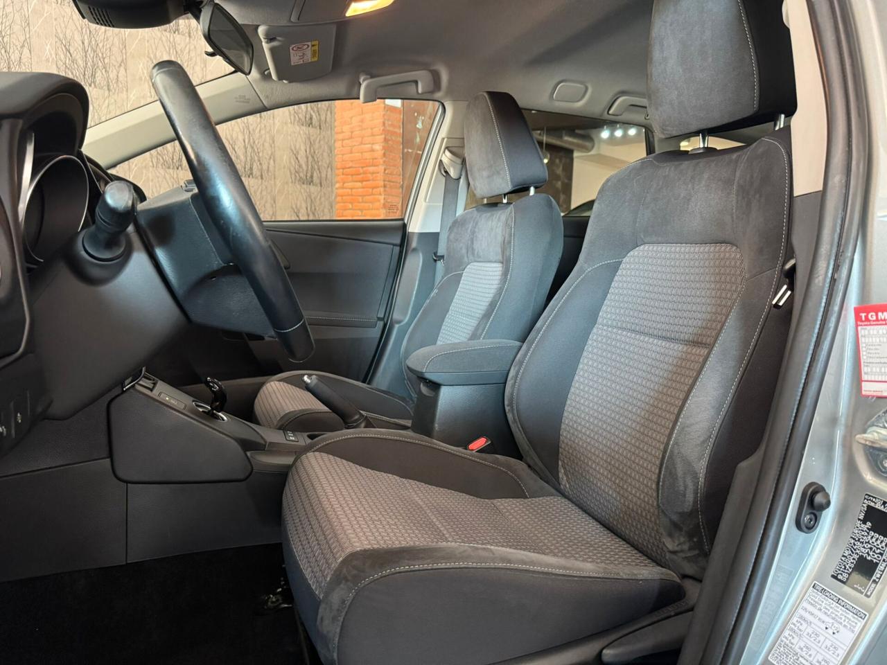 Toyota Auris Touring Sports 1.8 Hybrid Style