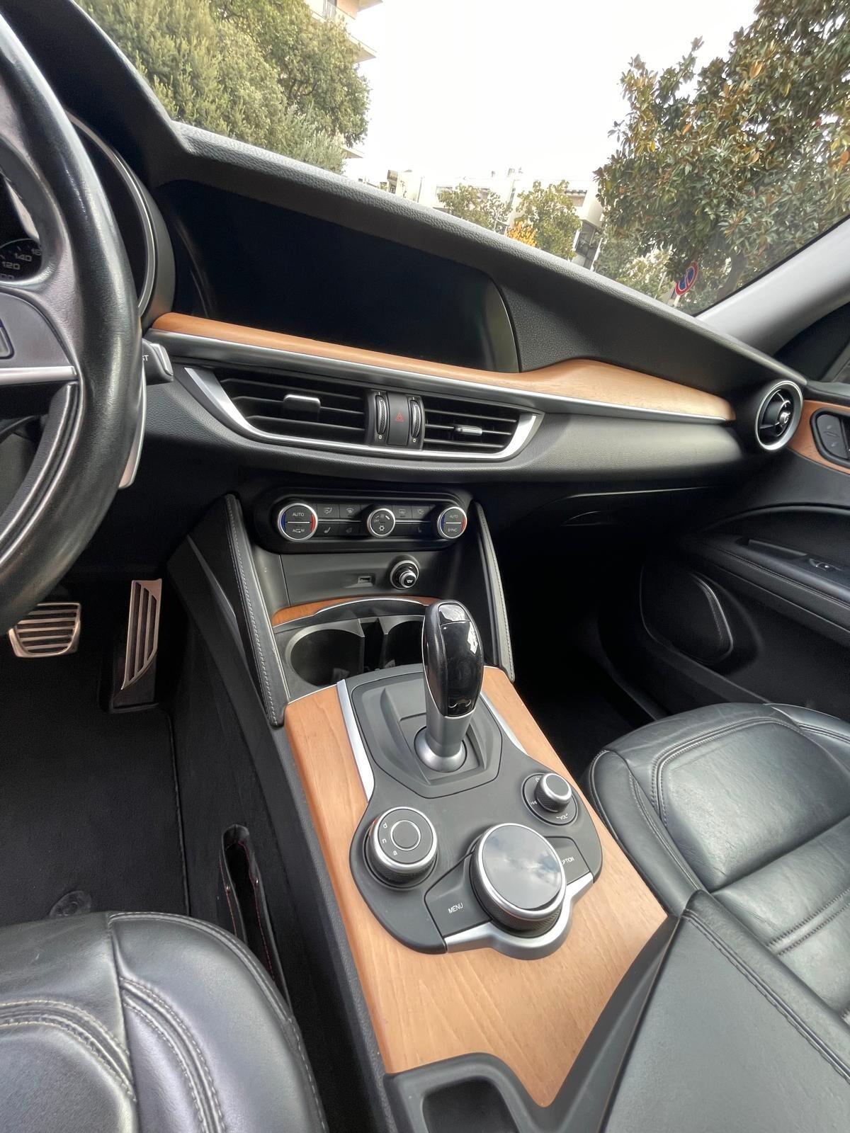 Alfa Romeo Stelvio 2.0 Turbo 280 CV AT8 Q4 First Edition
