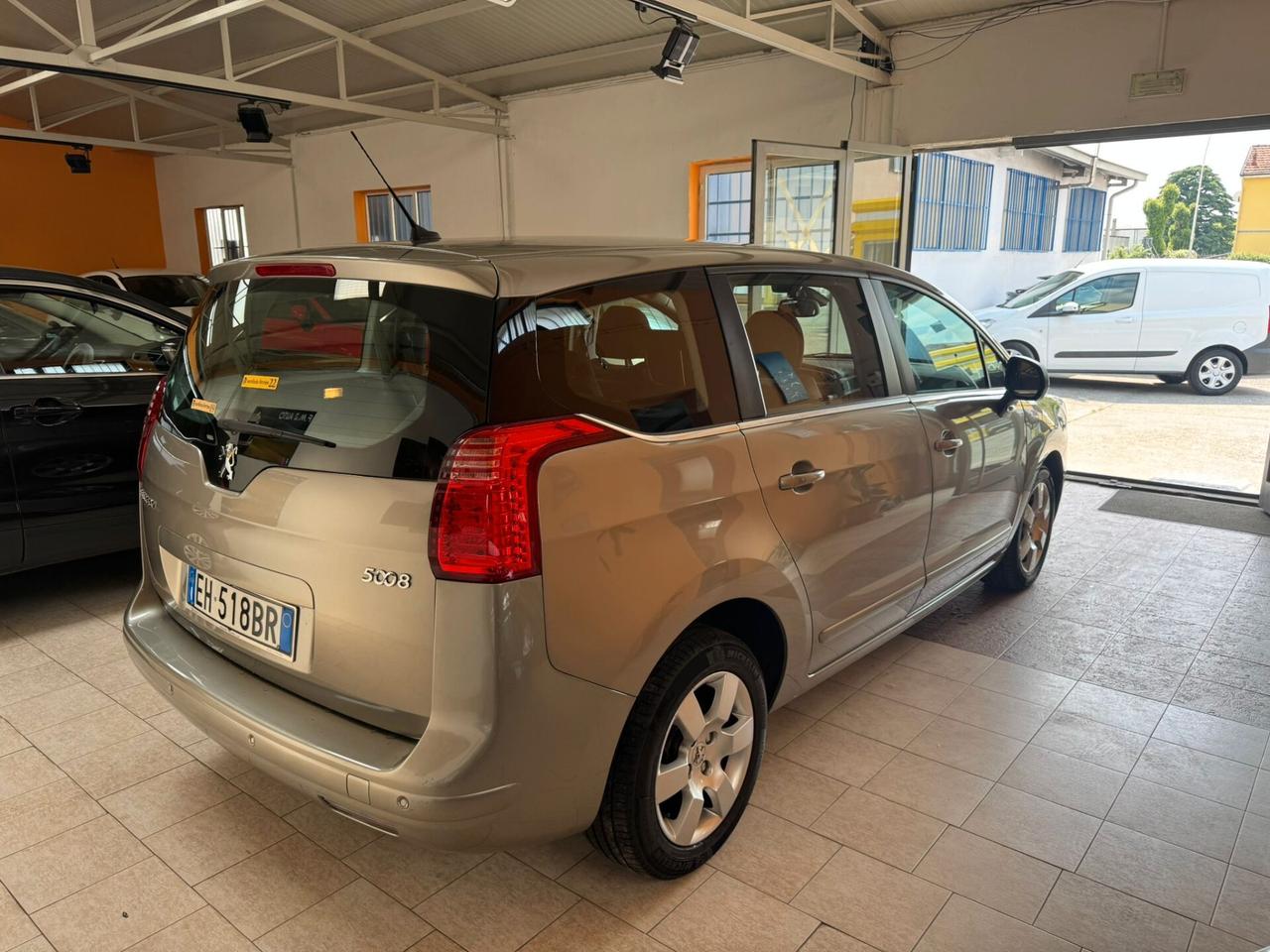 Peugeot 5008 2.0 HDi 150CV Business