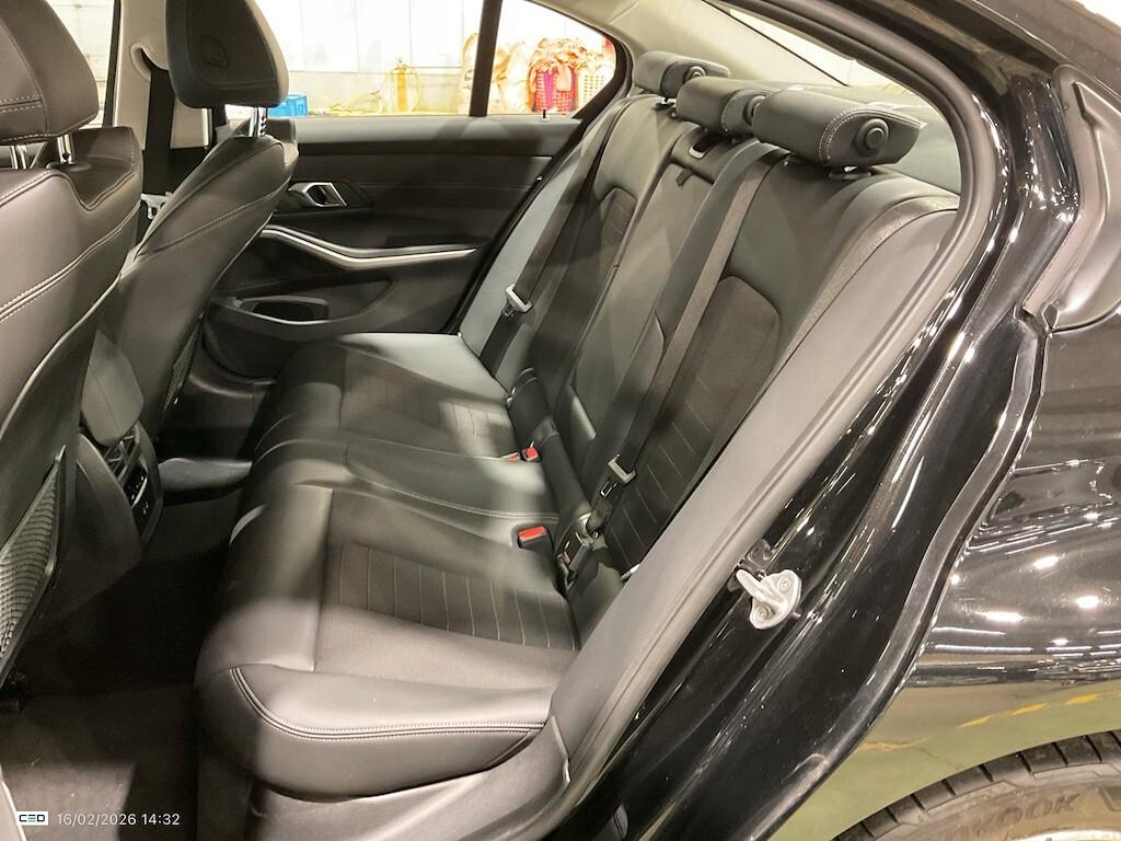 BMW 316D 122CV STEPTRONIC 48V BUSINESS ADVANTAGE ( FARI LED - BMW DIGITAL COCKPIT - PELLE - NAVI - MIRROR - PDC )