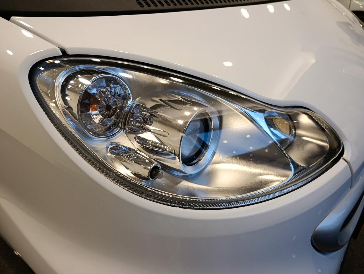 Smart ForTwo 1.0 71cv MHD SERVOSTERZO/Navi/Full