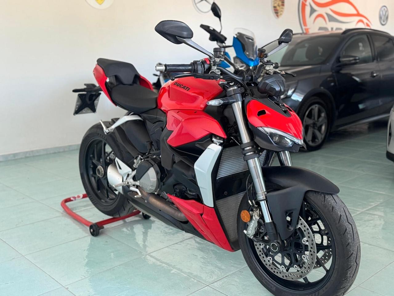 Ducati Streetfighter V2