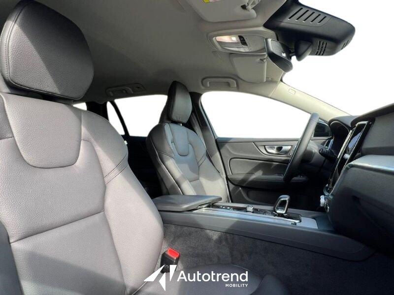 Volvo V60 B4 197+14 CV Mild Hybrid Diesel Automatica Plus Dark