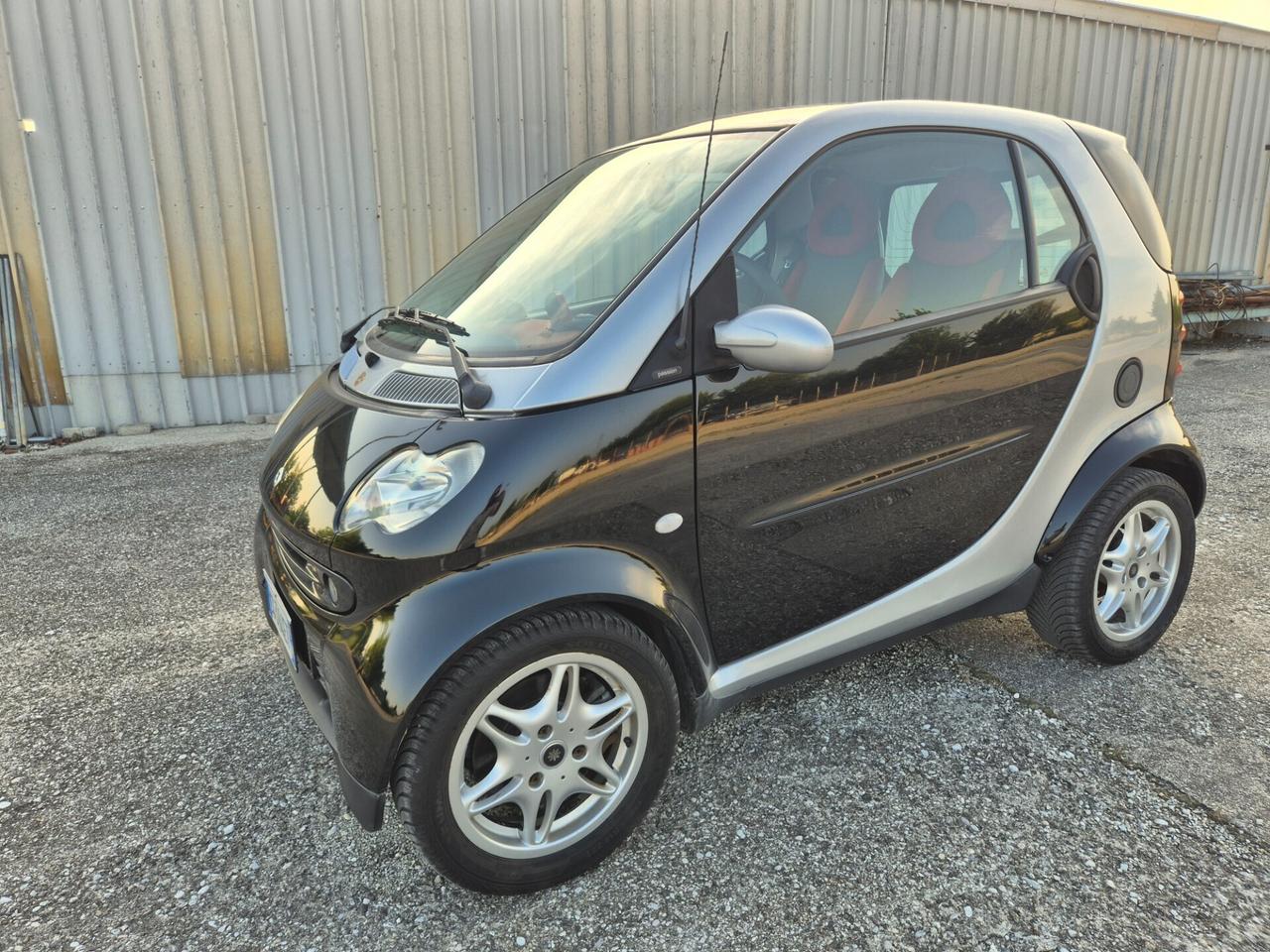 Smart 700 city-coupé pure (45 kW)