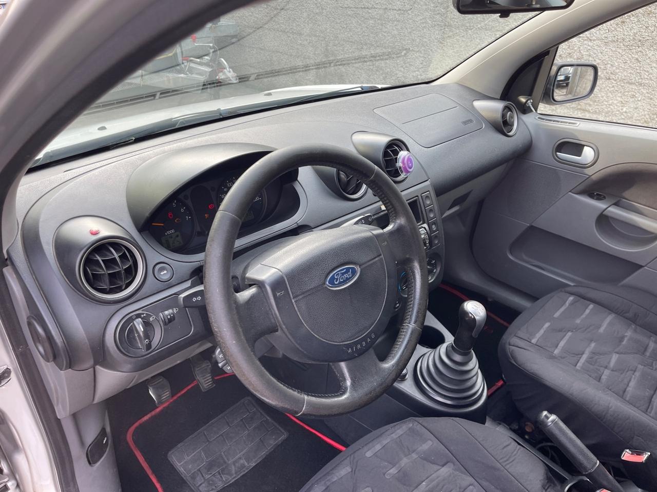 Ford Fiesta 1.2 benzina euro4 neopatentati