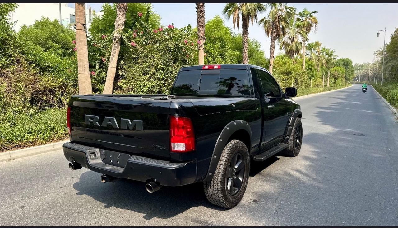 Dodge RAM 4WD 5.7 V8 Extra Cab * Box Sport