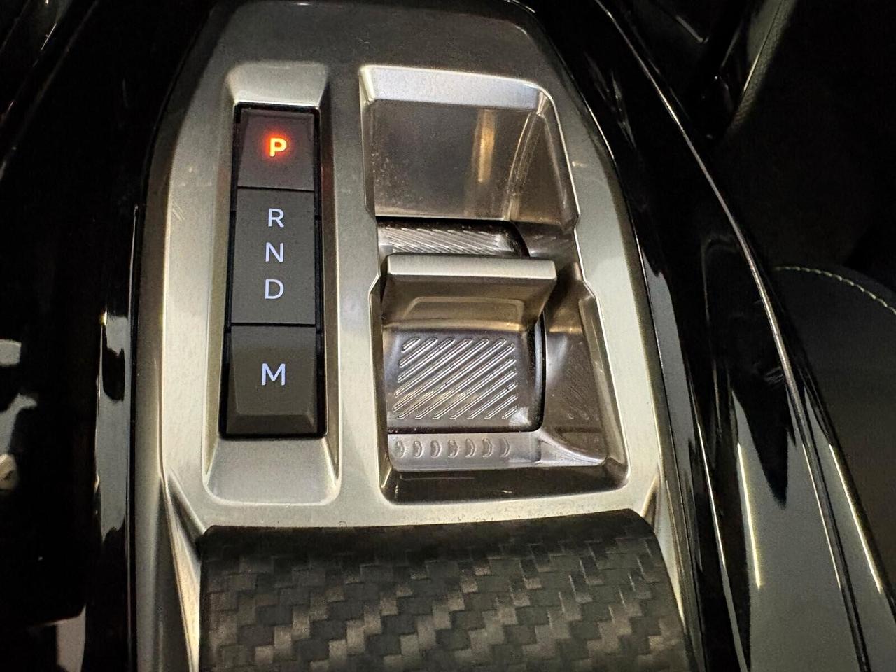 Peugeot 208 GT Hybrid 136 e-DCS6 SPOTICAR