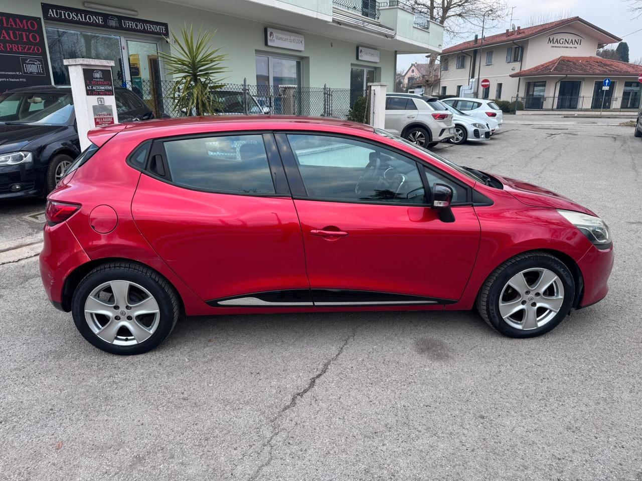 Renault Clio 1.2 75CV 5 porte Costume National