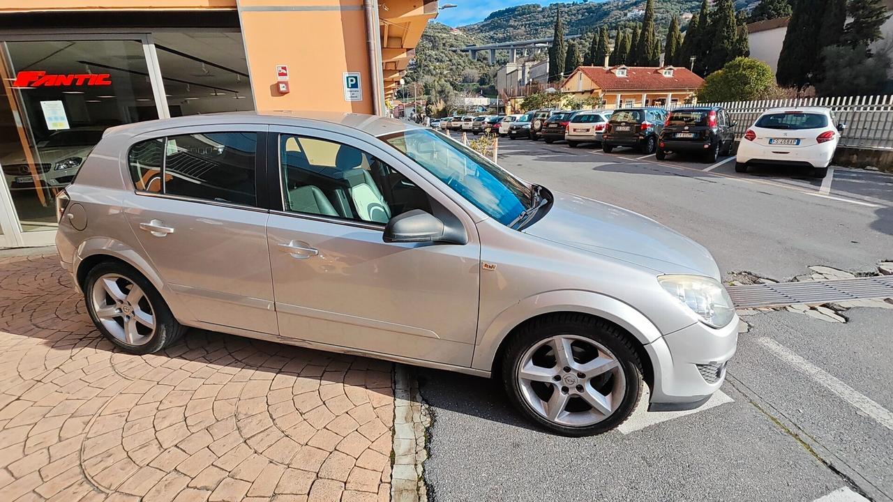 Opel Astra 1.7 CDTI 110CV 5 porte Cosmo