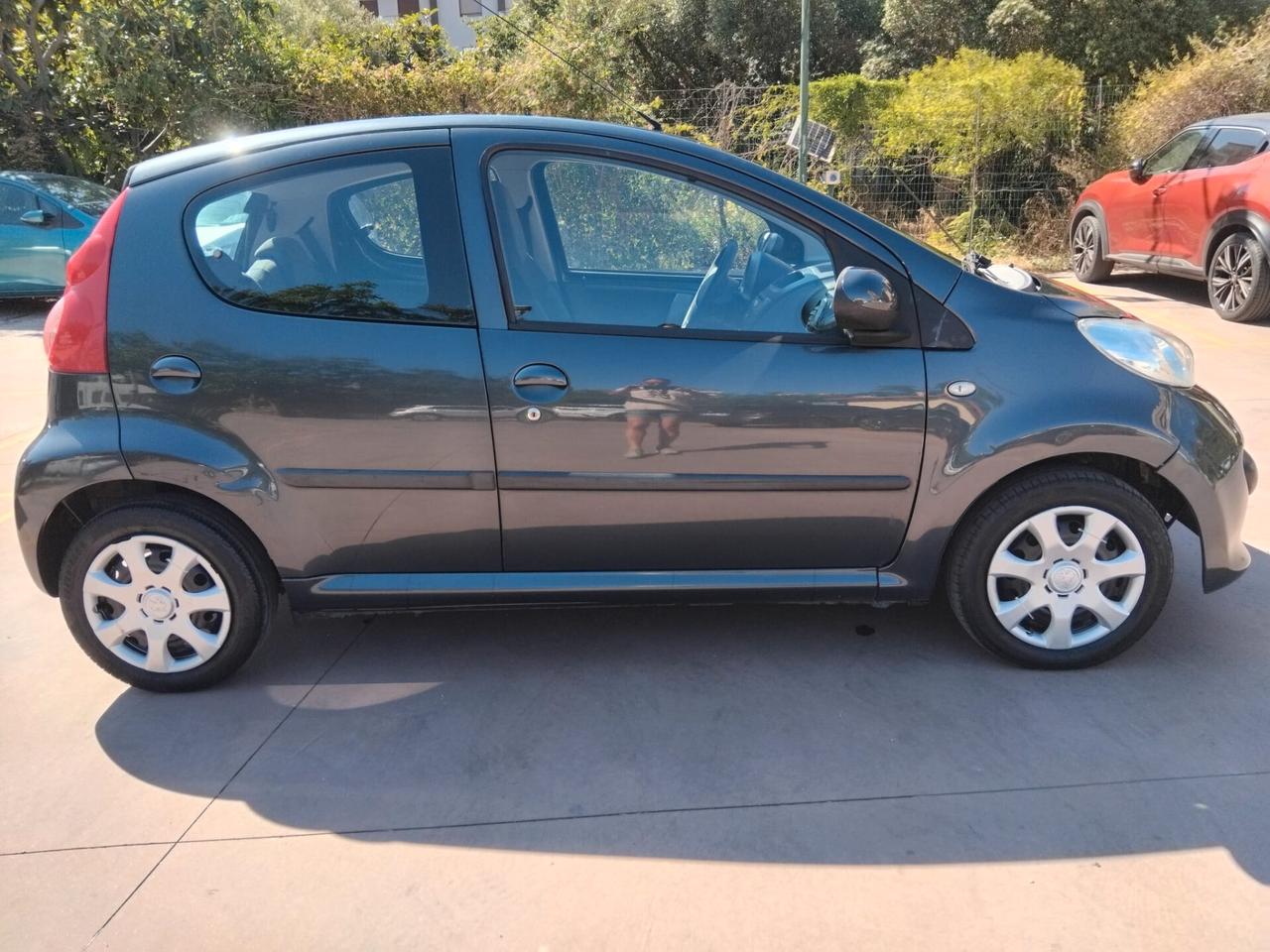 PEUGEOT 107 5 PORTE CLIMA GARANZIA 12 MESI