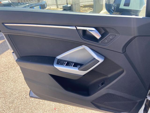 AUDI Q3 *PROMO* SPB 35 TDI S tronic Business Plus