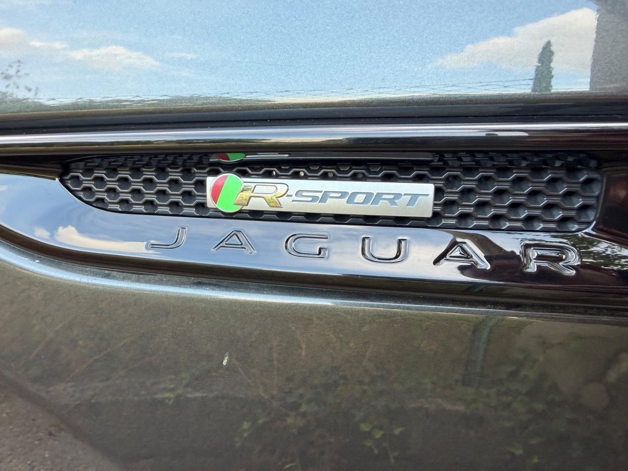 Jaguar F-Pace 2.0 D 180 CV AWD aut. R-Sport