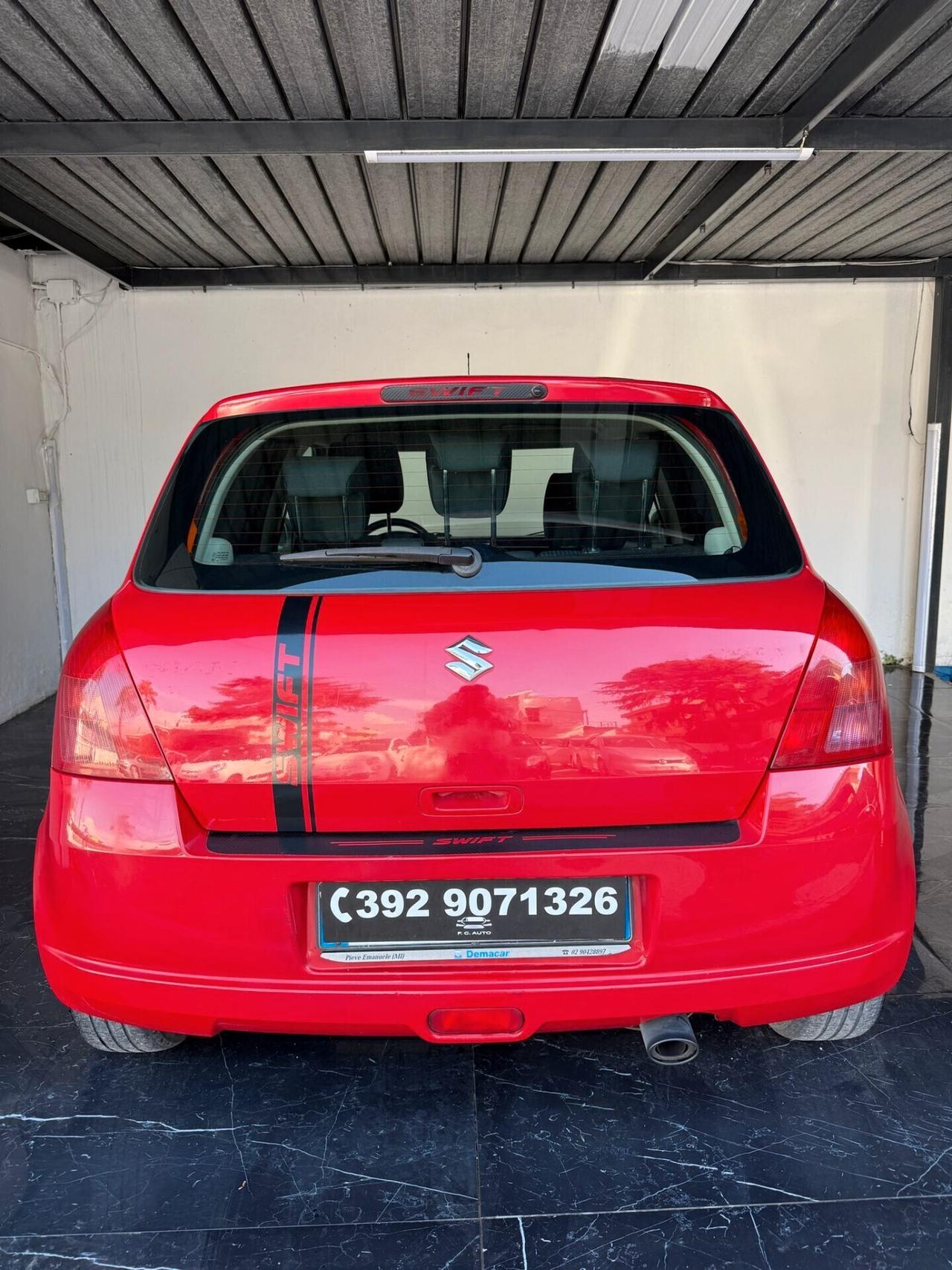 Suzuki Swift Sport Look – Benzina – Perfette Condizioni – Cerchi Neri – Occasione