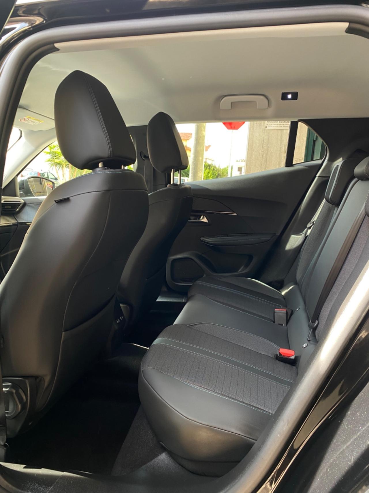 Peugeot 2008 BlueHDi 130 S&S EAT8 Allure Pack