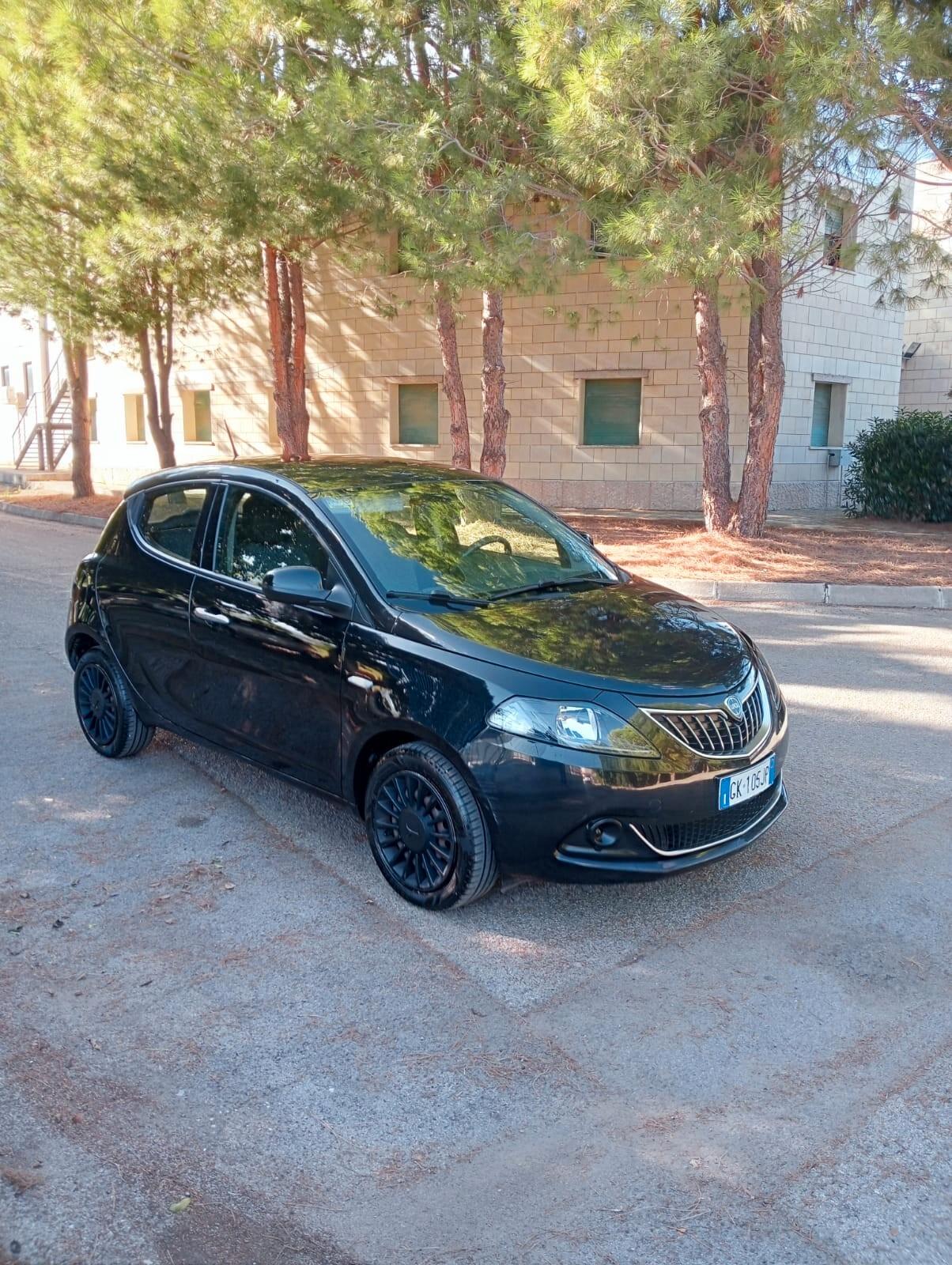 Lancia Ypsilon 1.0 FireFly 5 porte S&S Hybrid Ecochic Gold