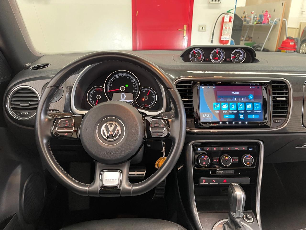 Volkswagen Maggiolino Cabrio Sport R Line1.4 TSI 150cv DSG-LEGGI SOTTO