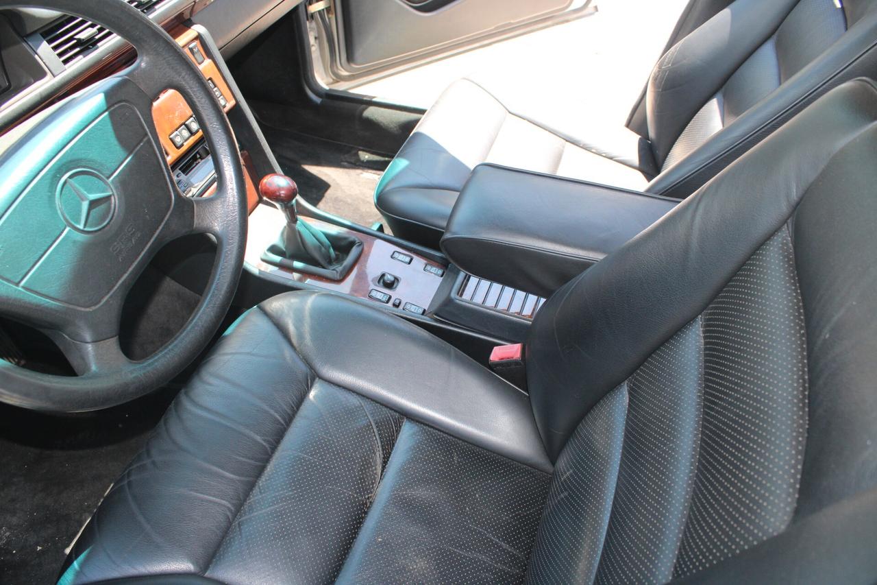 Mercedes-benz E 200 MERCEDES BENZ 124019