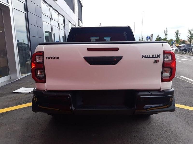 Toyota Hilux 2.8 D-4D A/T 4WD 4 porte Double Cab GR SPORT