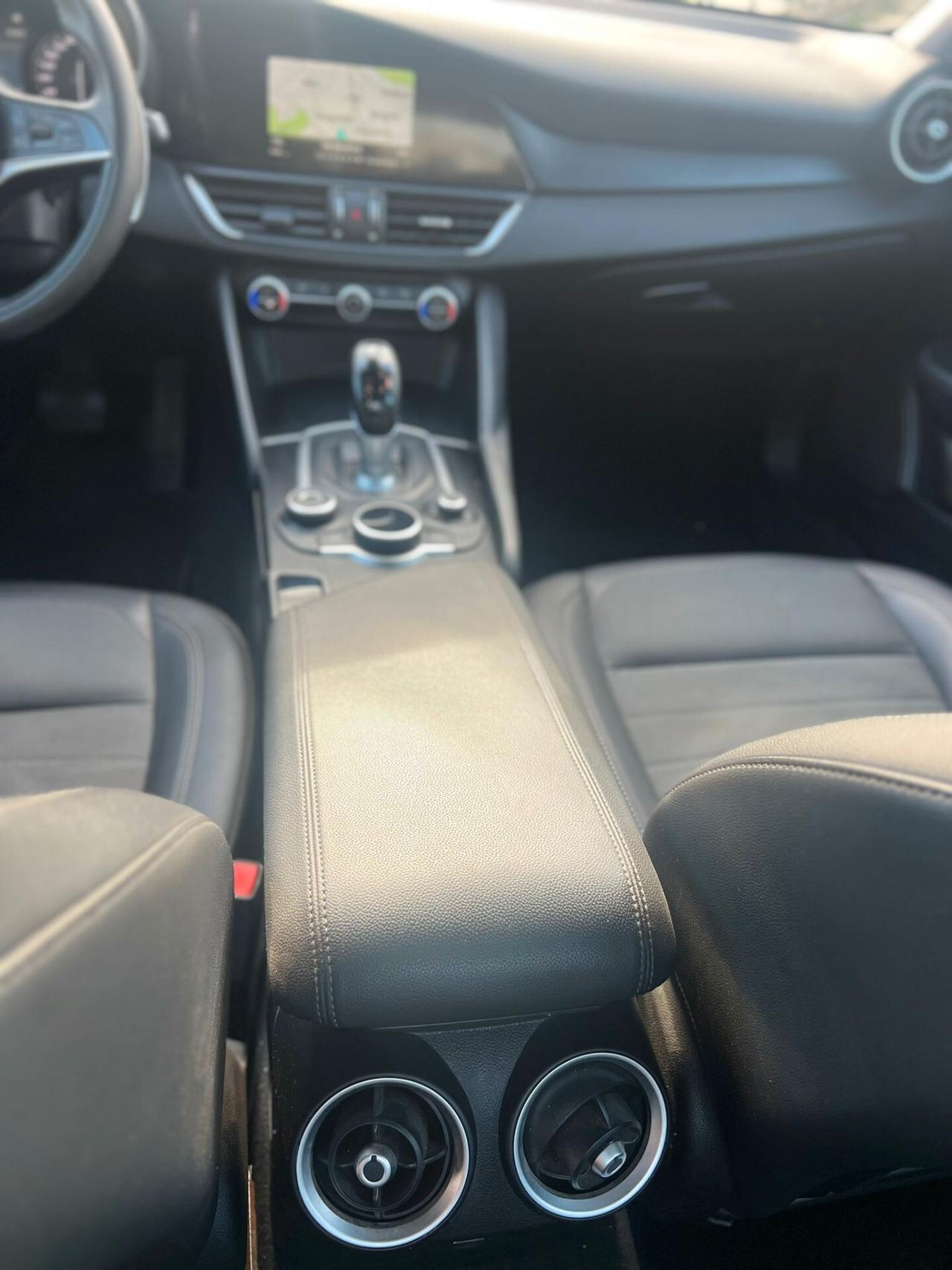 Alfa Romeo Giulia 2.2JTDM 180CV ALLESTIMENTO VELOCE FULL