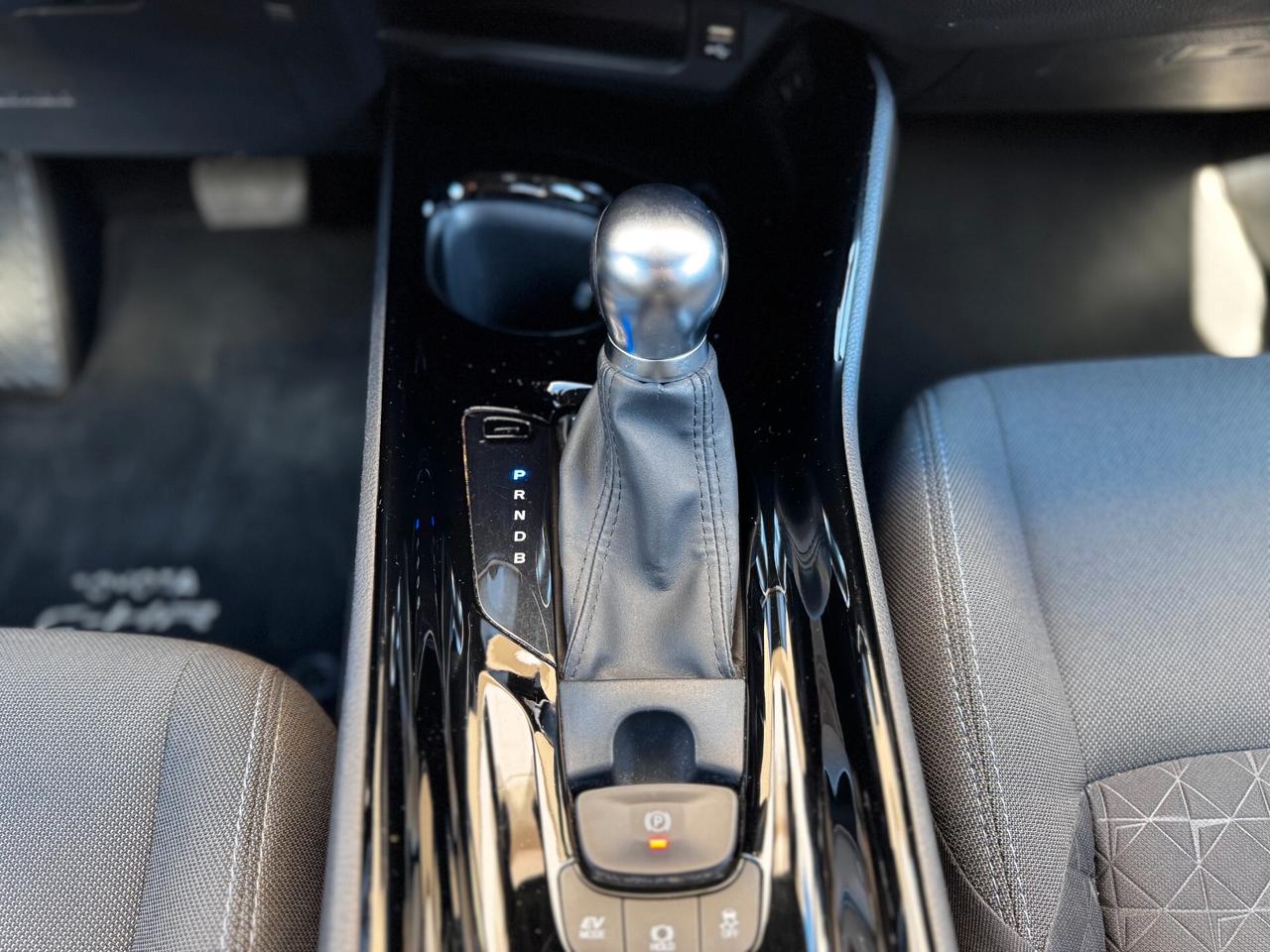 Toyota C-HR 1.8 Hybrid E-CVT Trend