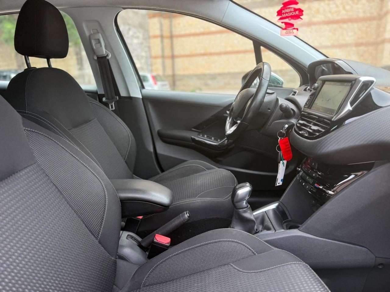 Peugeot 208 PureTech 82 5 porte Allure