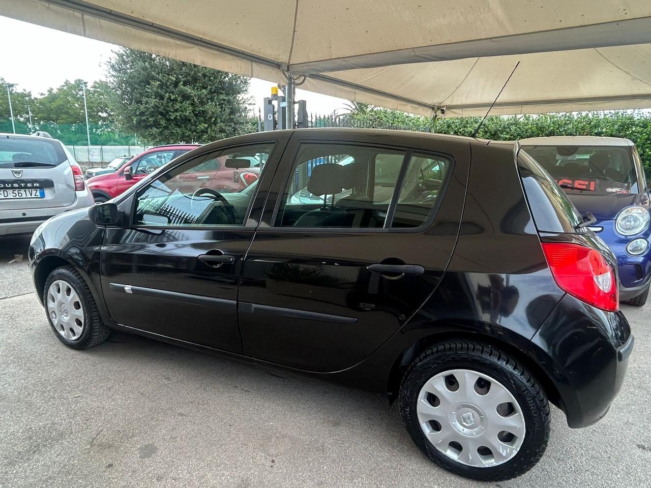 Renault Clio 1.2 16V 5 porte Le Iene