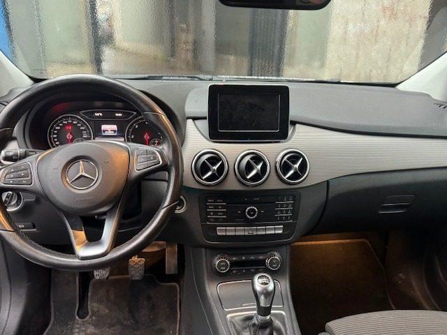 MERCEDES-BENZ B 200 d Business