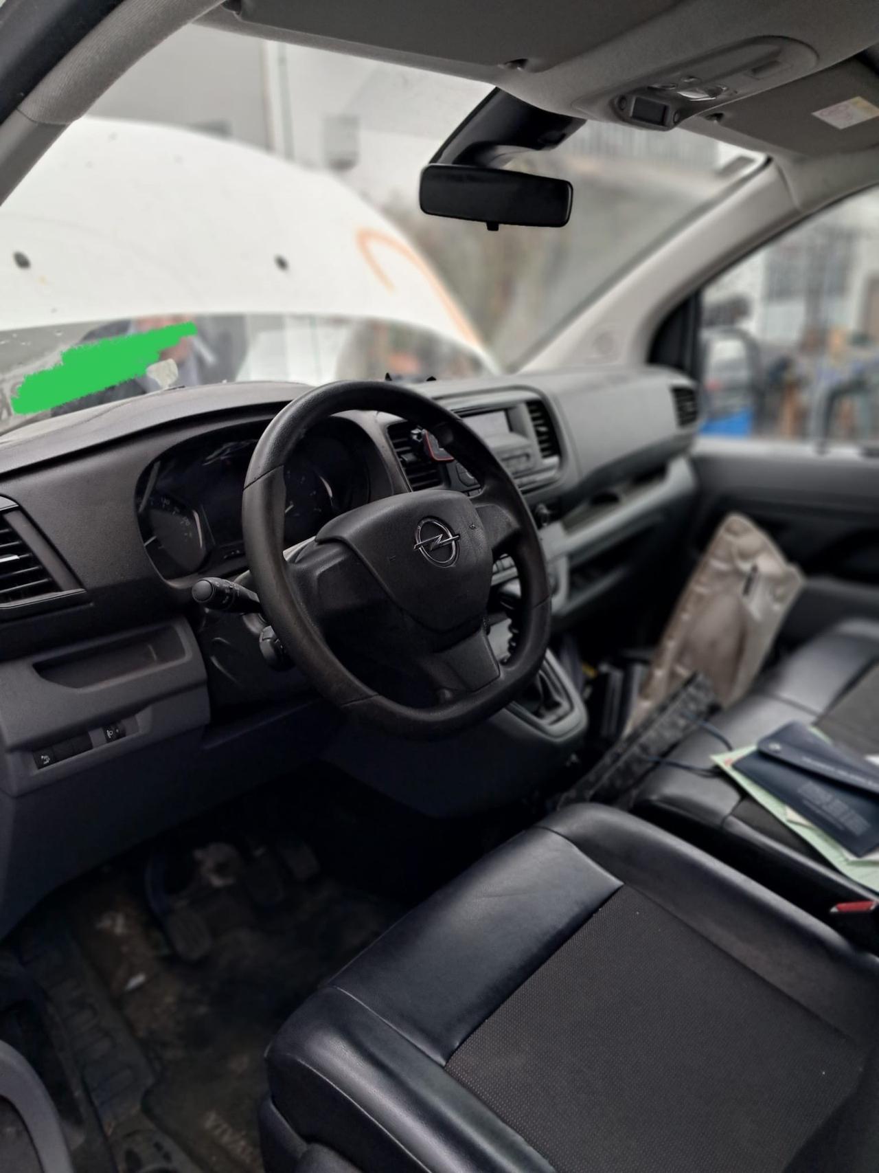 Opel Vivaro 1.5 Diesel 3p Incidentato