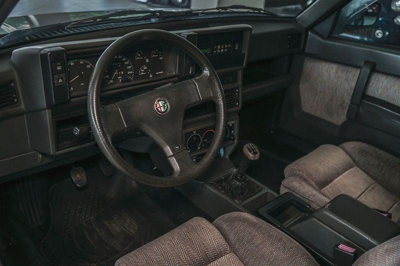 Alfa Romeo 75 2.0