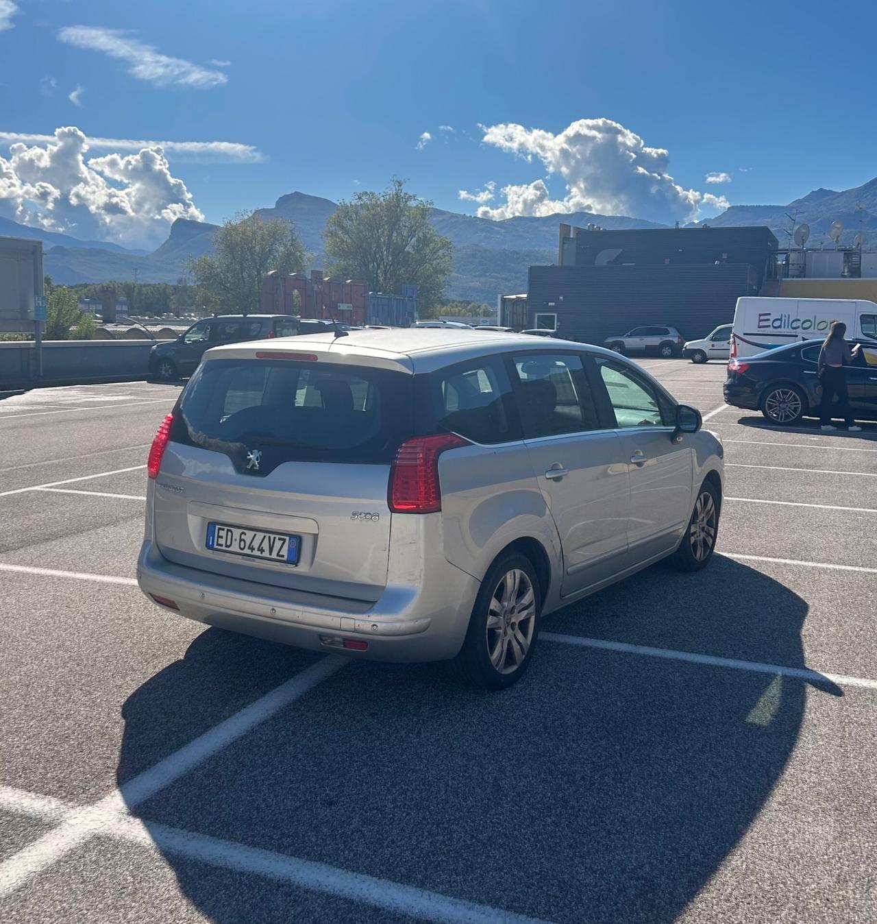 Peugeot 5008 HDi Business 7p. Neopatentati 2011