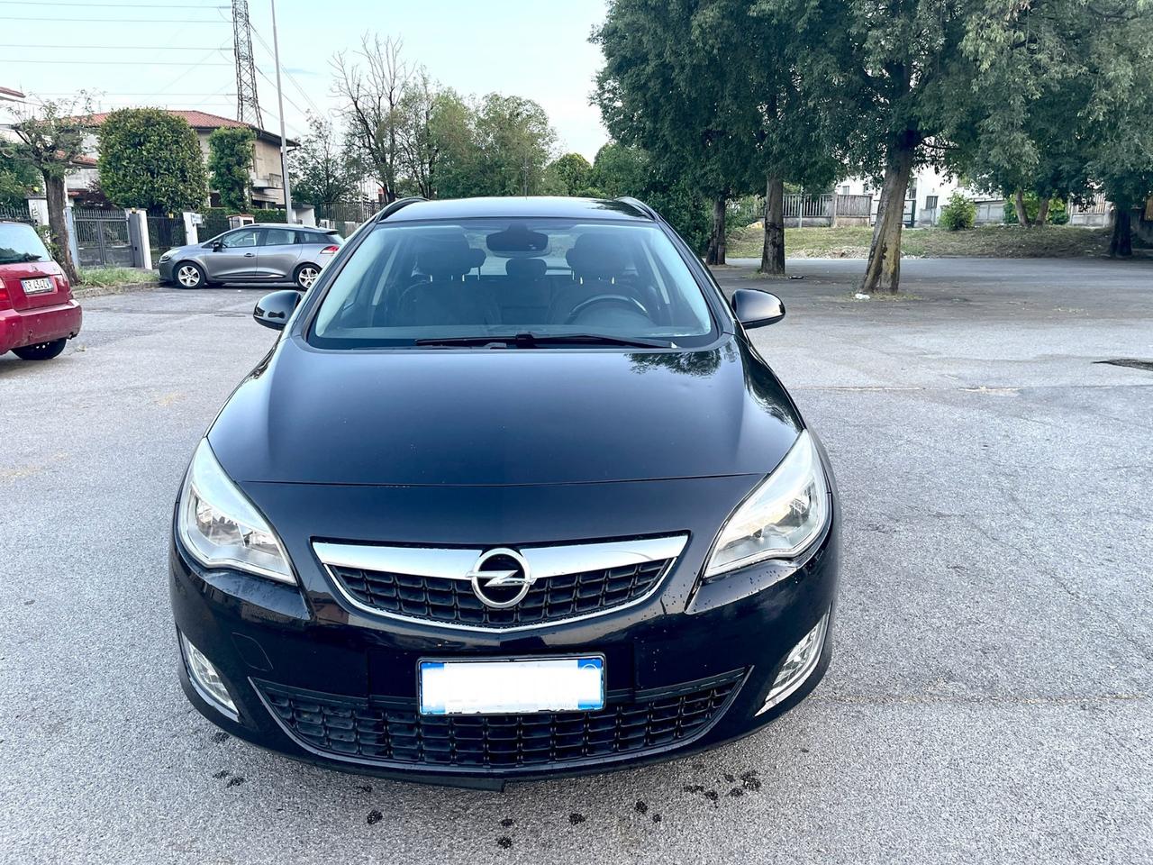 Opel Astra 1.7 CDTI 110CV Sports Tourer Cosmo