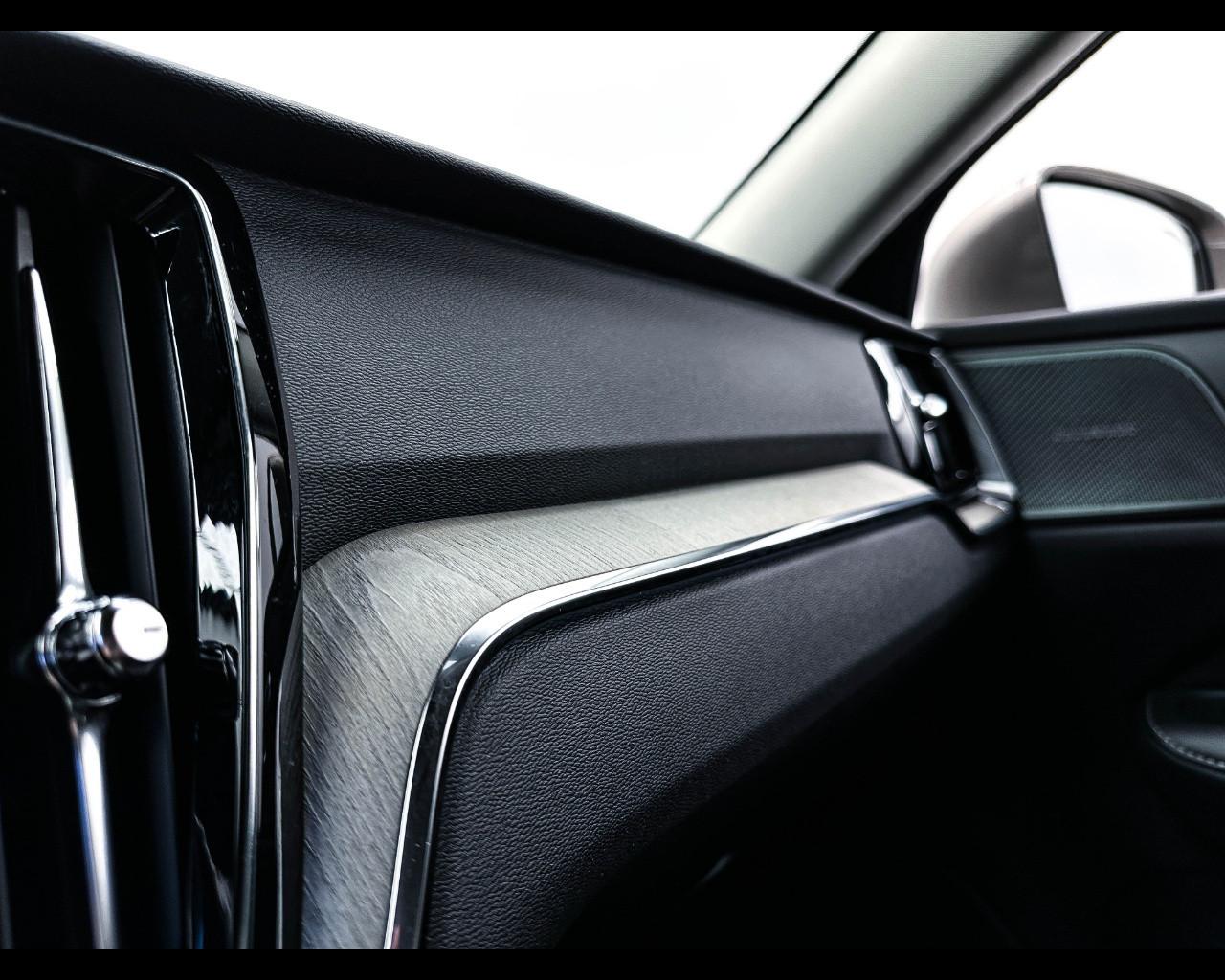 VOLVO V60 (2018-->) - V60 D4 Geartronic Inscription