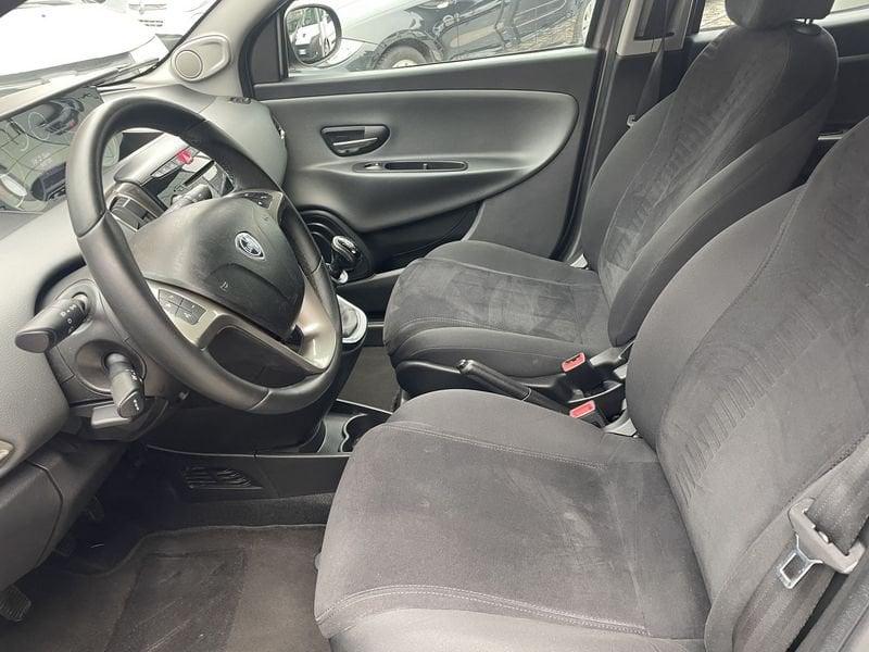 Lancia Ypsilon Ypsilon 1.2 8v Gold s&s 69cv E6