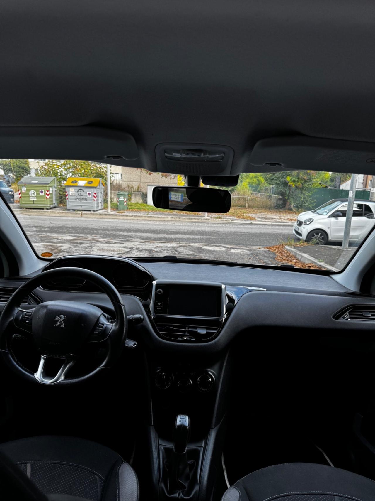 Peugeot 208 1.4 HDi 68 CV 5 porte Neopatentati