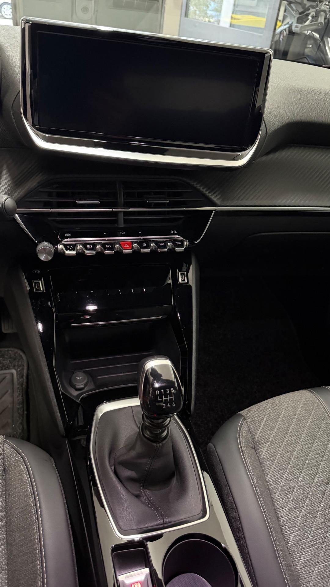 Peugeot 2008 1.2 benz 101cv ALLURE