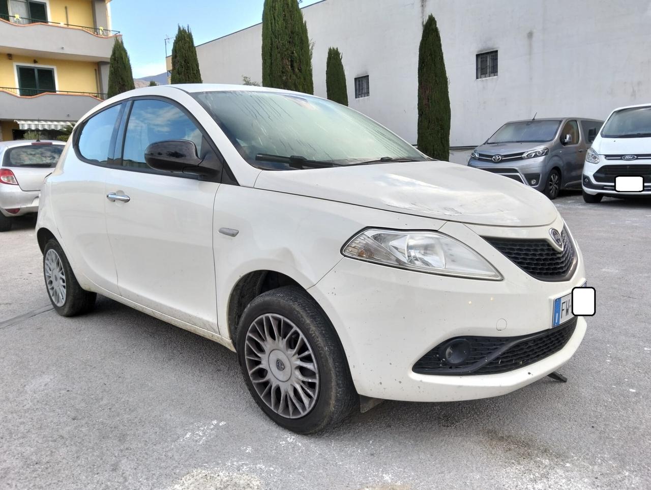 Lancia Ypsilon 1.2 69 CV 5 porte GPL 2019 SINISTRATA