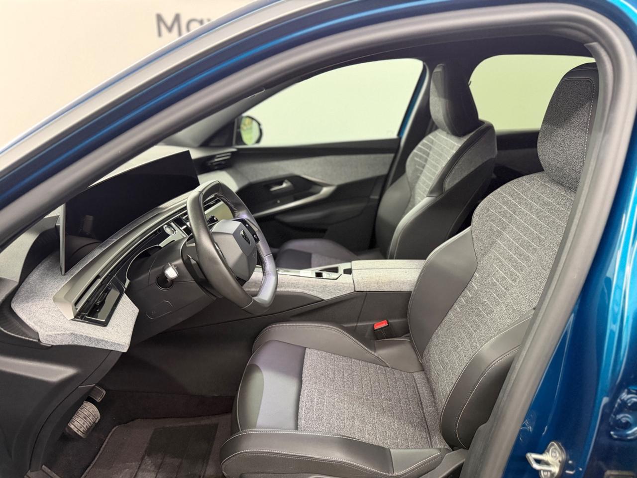 PEUGEOT 3008 FULL HYBRID (anno 2025)