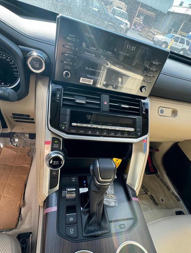 TOYOTA Land Cruiser 300 3.5 V6 305KW 415HP 7 POSTI CORAZZATO B6/VR7