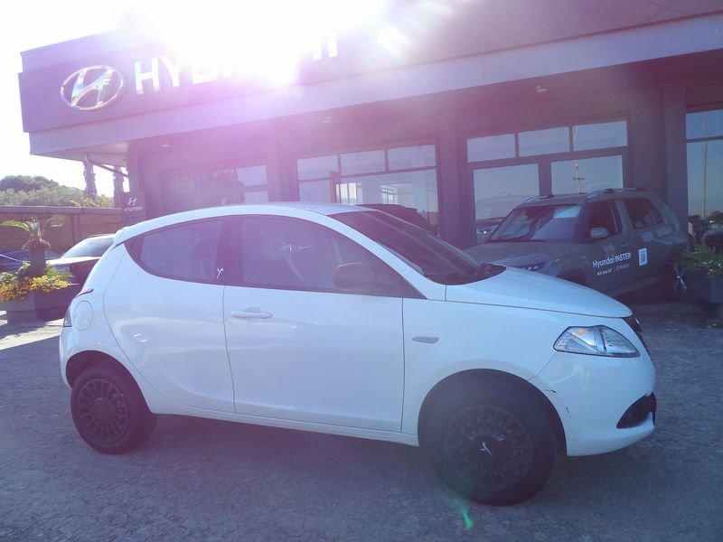 Lancia Ypsilon Ypsilon 0.9 TwinAir 85 CV 5 porte Metano Ecochic Elefantino
