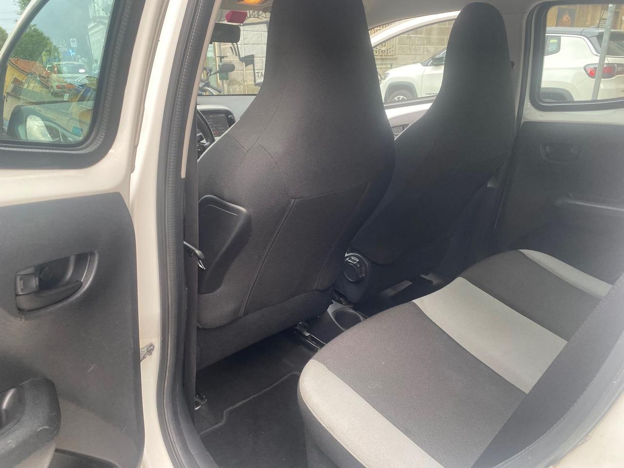 Toyota Aygo X-Play #11983