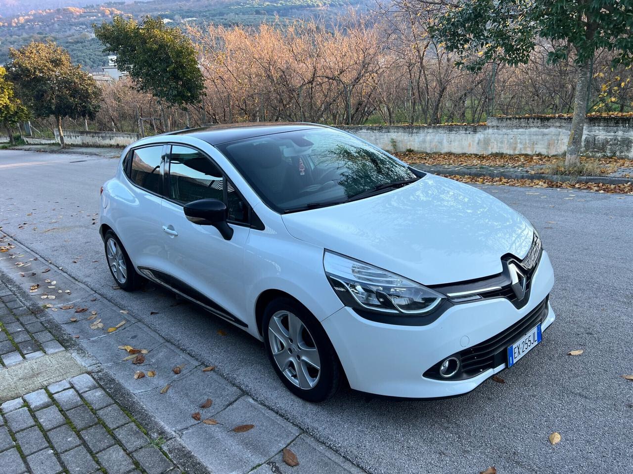 Renault Clio 1.5 diesel 90cv tetto panoramico 2014