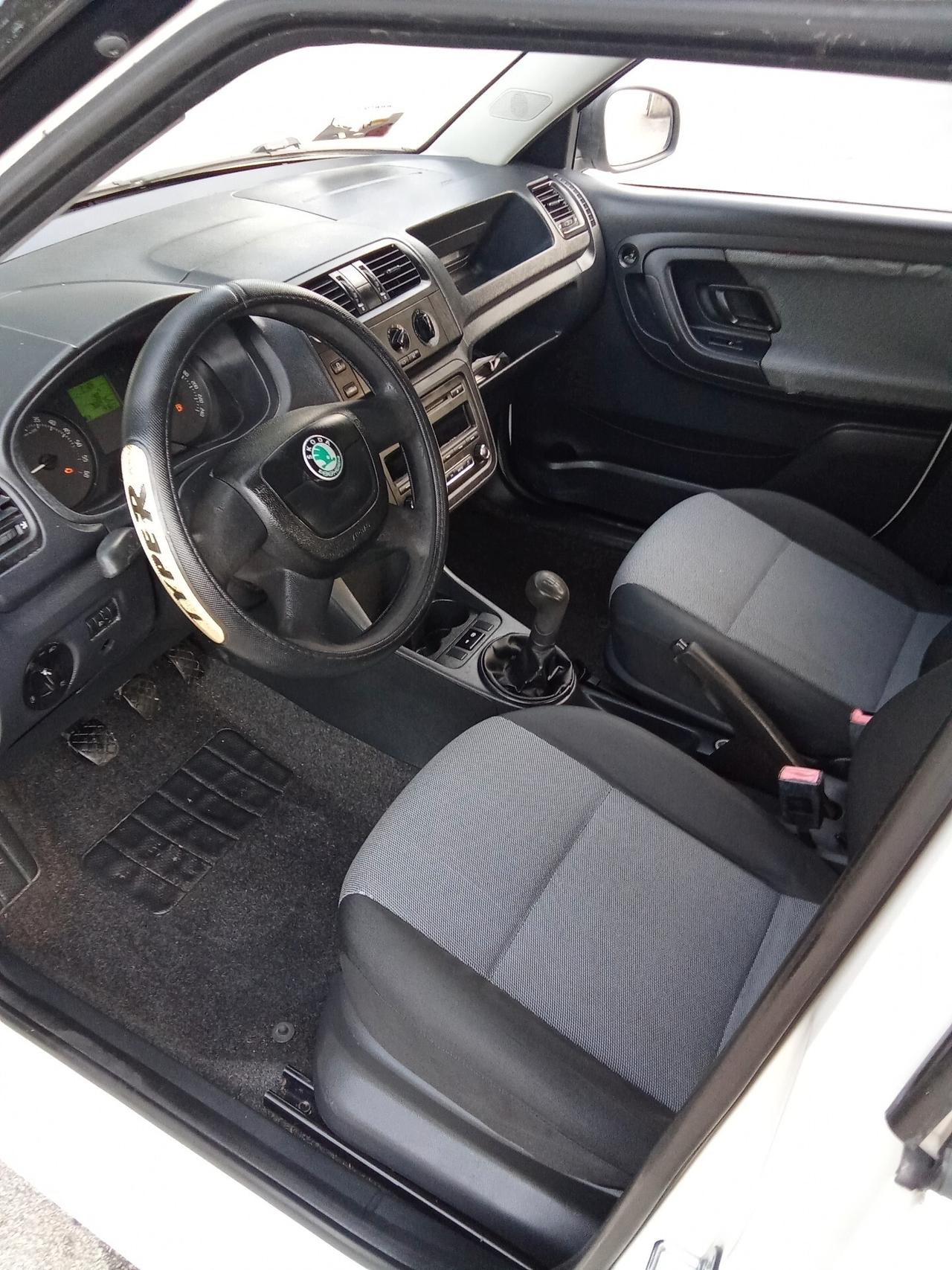 Skoda Fabia 1.6 TDI 75CV N1 011